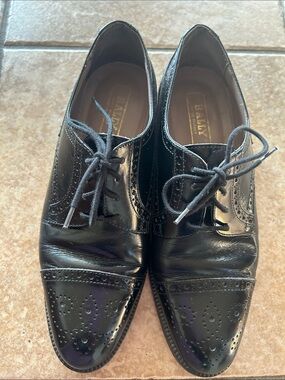 Bally Black Leather Brogue Lace-Up Oxfords. Size 7.5 M. Men